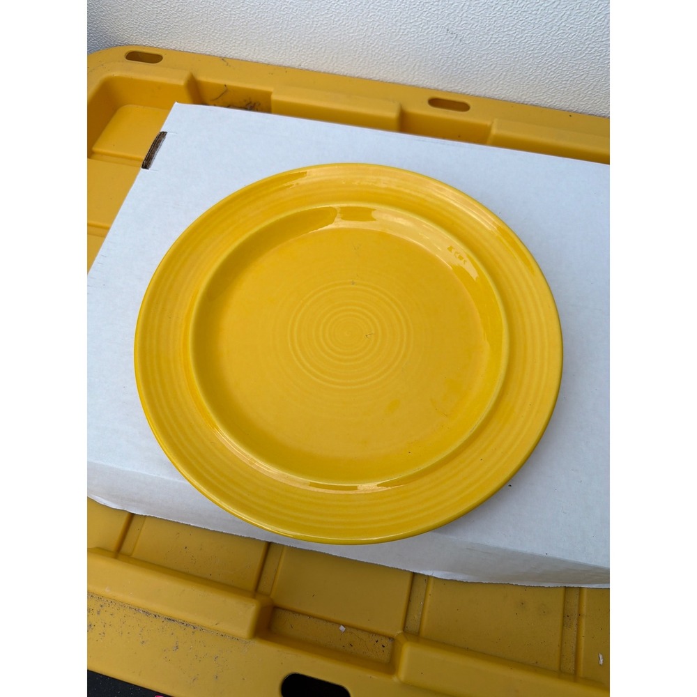 Metlox Colorstax Yellow Dinner Plate 10.5 Inch Vintage MCM Made in USA 1278